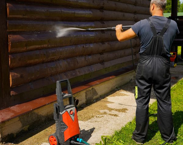 Log Home Pressure Washing in Lake Charles