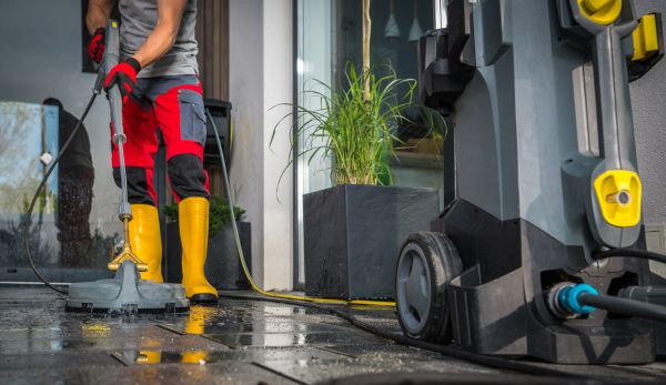 Cost of Commercial Pressure Cleaning in Lake Charles