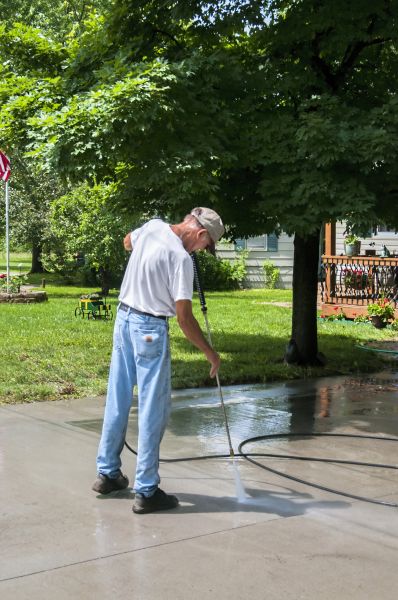 Driveway Concrete Cleaning in Lake Charles