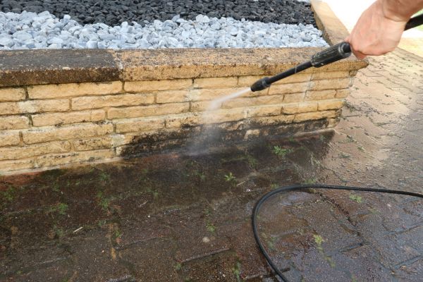 Retaining Wall Power Washing in Lake Charles